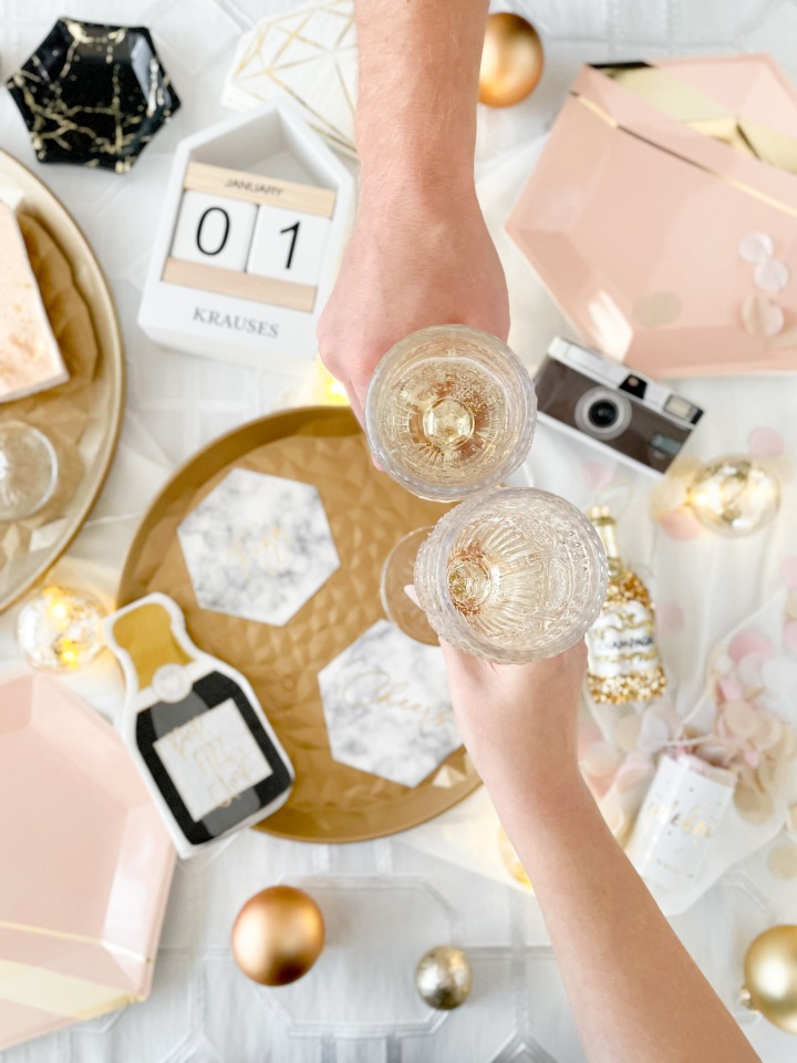 BLUSH, BLACK AND GOLD THEMED NEW YEAR’S EVE PARTY FEAT. WEDDINGSTAR
